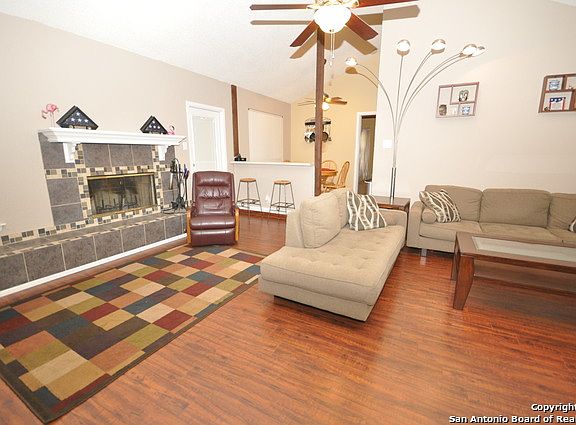 4th image of 14603 Cavewood Dr
