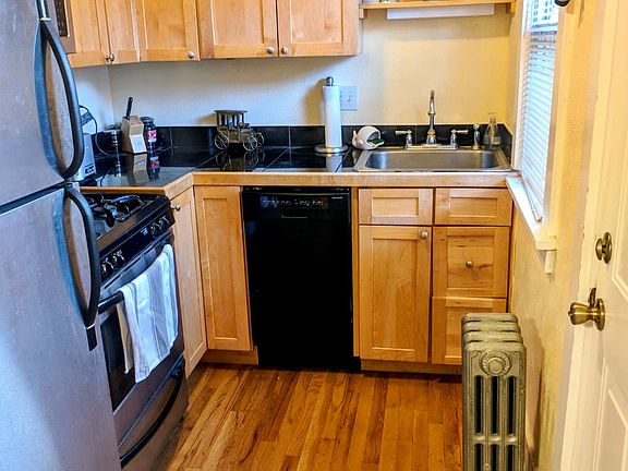 4th image of 475 S Lincoln St APT 3