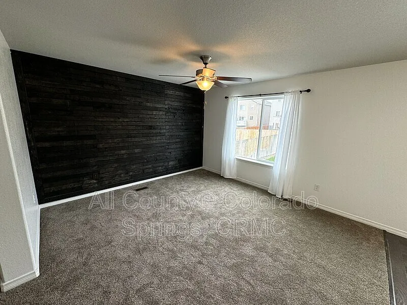 3 bed, 2.5 bath, 1482 sqft, $2,295 — Photo 3