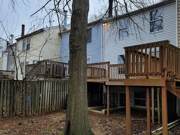 Back view (Deck)
