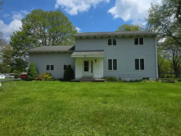 22452 Mill St, Centerville, PA 16404