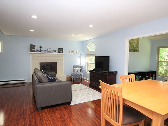 3rd image of 8503 Eastwood Ct