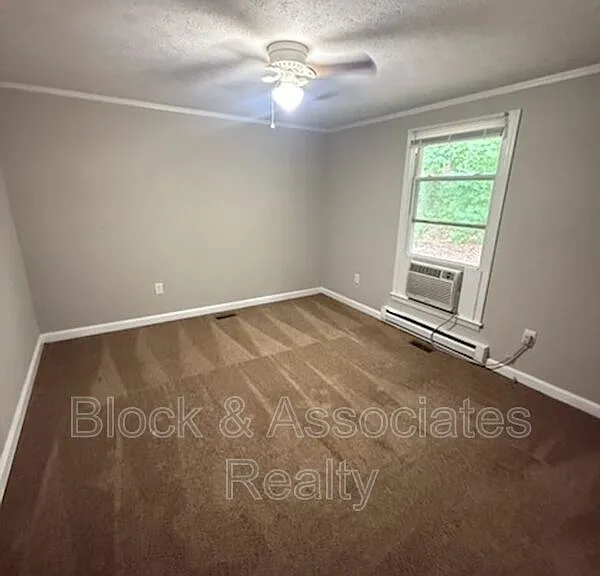 935 Country Place Rd — Photo 4
