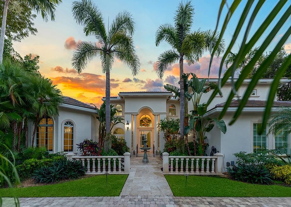 1st image of 15 Harbor Island Dr