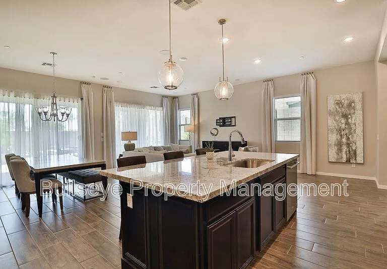 2152 N 141st Ave — Photo 17