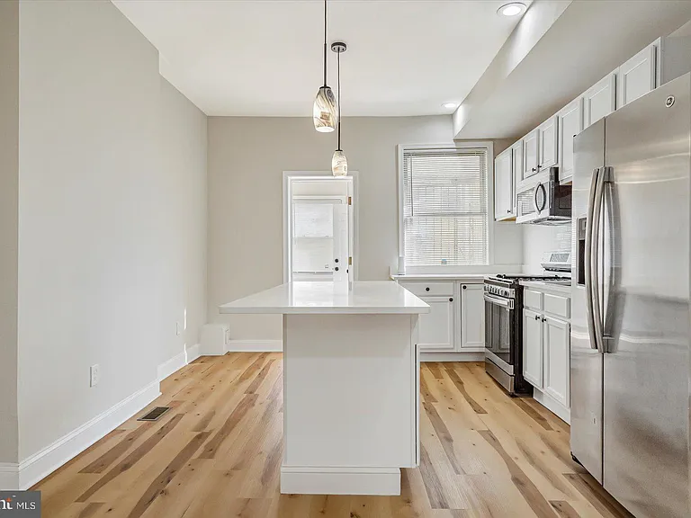 705 N Milton Ave — Photo 8