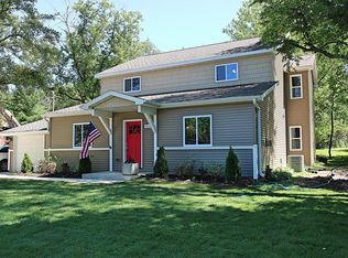 419 Waubun Dr, Fontana, WI 53125