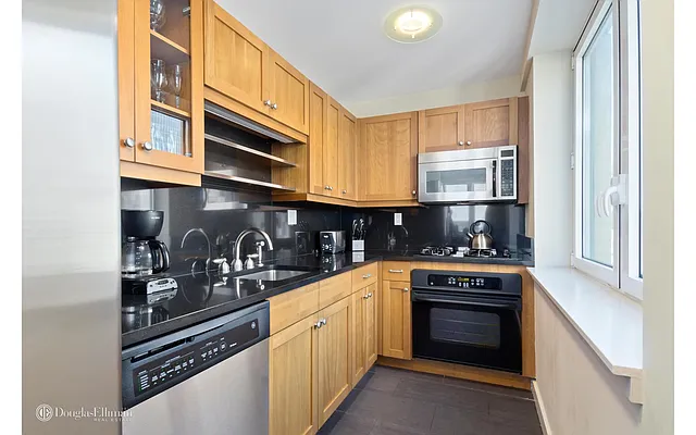 Rented by Douglas Elliman | media 3
