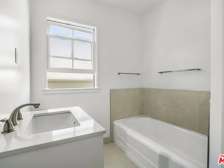 8563 Holloway Dr #3 — Photo 5