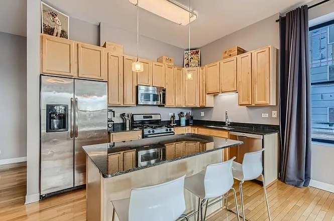 1 S Leavitt St #307 — Photo 6