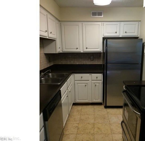 1st image of 905 Wildwood Square Ct