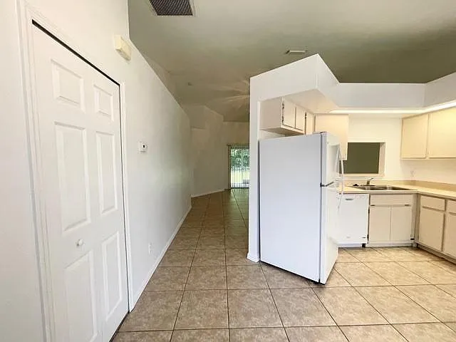 906 Cape Coral Pkwy W — Photo 25