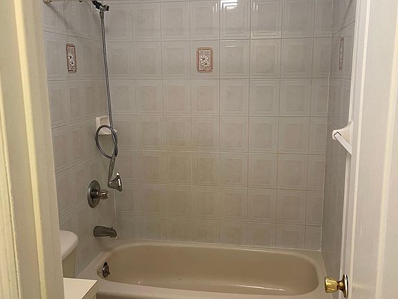 3rd image of 37 Arden Ave #1