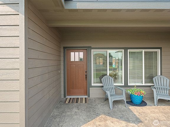 3rd image of 158 Saratoga LN