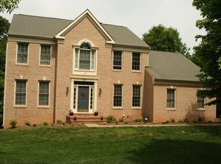 1608 Chathams Ford Pl, Vienna, VA 22182