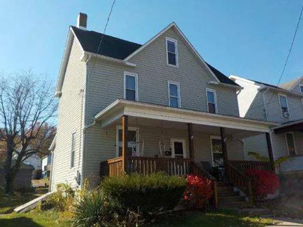 221 Holmes St, Vandergrift, PA 15690