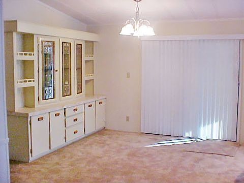 4th image of 716 Phoenix Ln