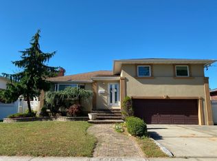 1384 Oakfield Ave, Wantagh, NY 11793