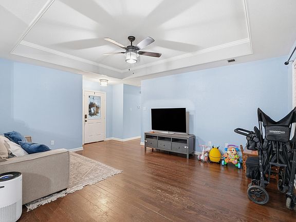 5th image of 503 Nectarine St