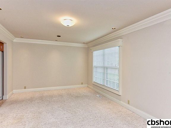 5th image of 3031 S 163rd St