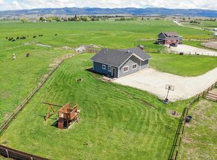 1136 Hanlan Ln, Stevensville, MT 59870