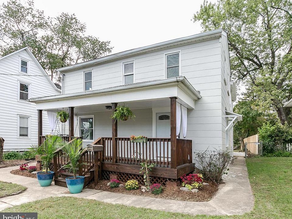 2nd image of 4604 Elsrode Ave
