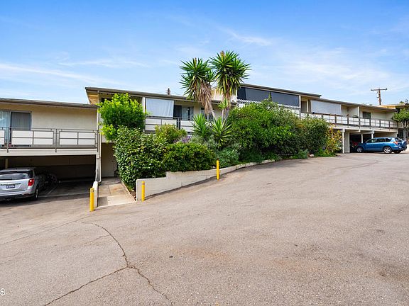 3rd image of 2707 Montrose Ave #3