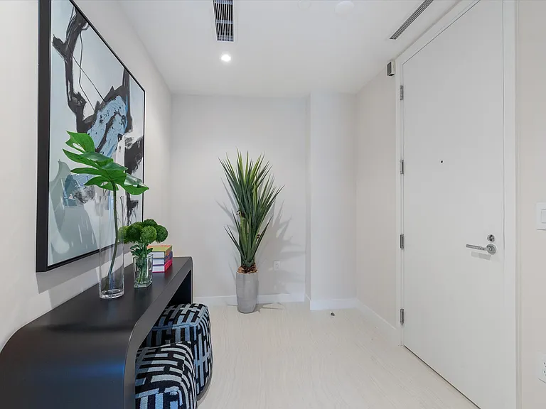 220 SE Mizner Blvd #604 — Photo 2