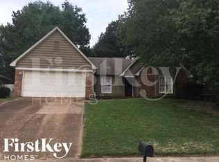 6715 Valley Bend Dr, Memphis, TN 38141