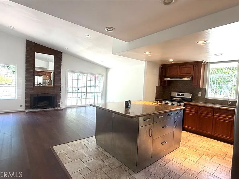 1571 Kiowa Crest Dr — Photo 5