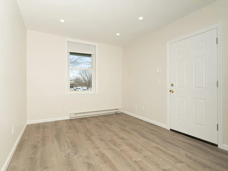 220 Walsh Ave #3 — Photo 4