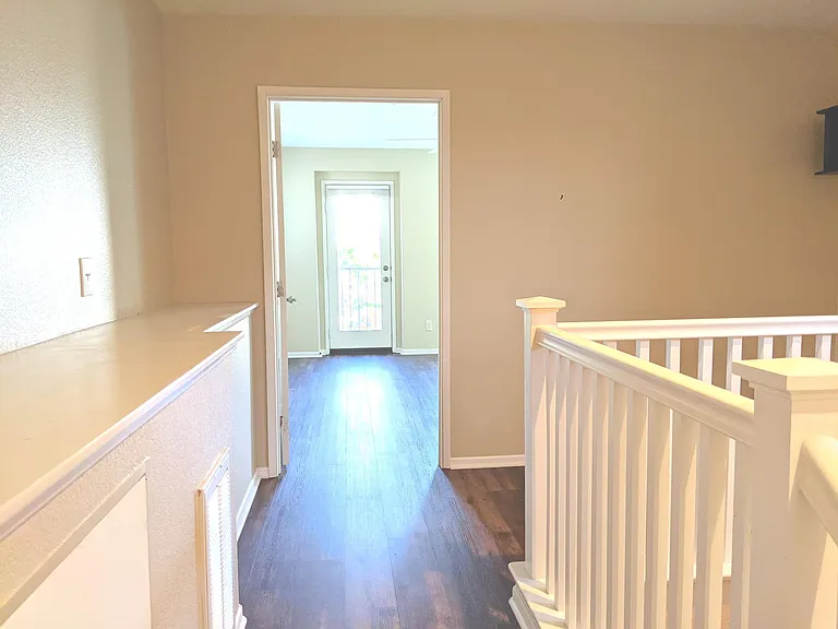 1152 Goddard St — Photo 4