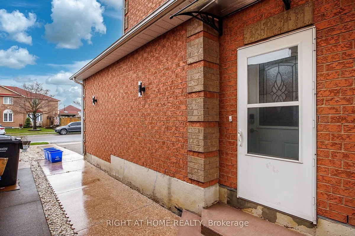 Building Photo - 14 Sterritt Dr #BASEMENT