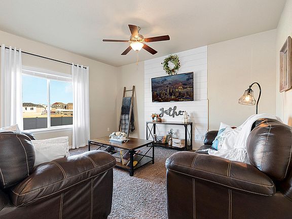 2nd image of 627 Vermilion Peak Dr