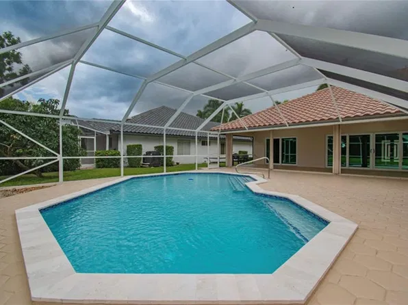 10400 Milburn Ln, Boca Raton, FL 33498