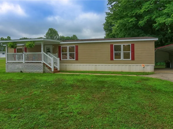 164 Harbor Village Dr, Edinburg, PA 16116