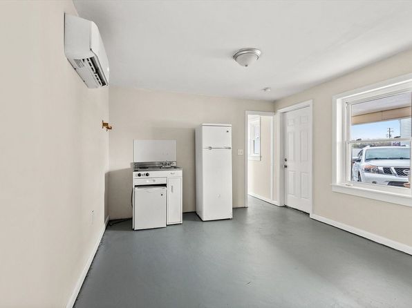 205 E Main St #8