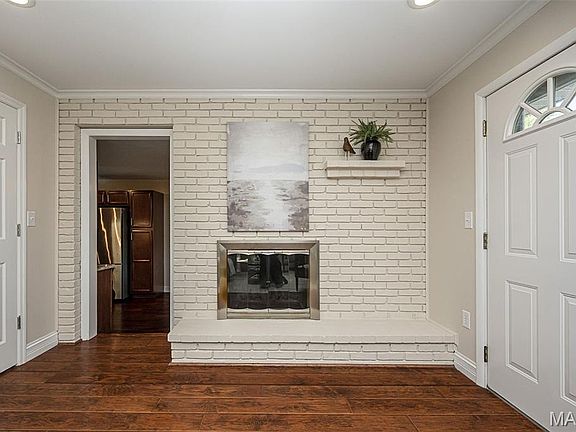 3rd image of 304 Essen Ln