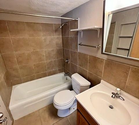 5th image of 2971 W Cannes Dr #1