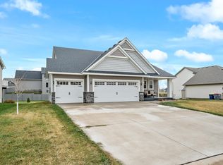 2421 Foxtail Ln, Faribault, MN 55021