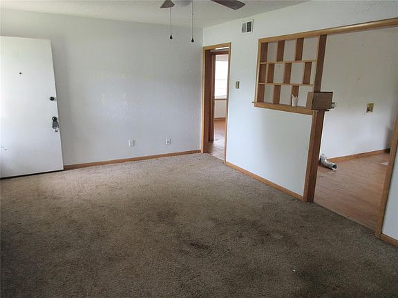 3rd image of 111 W Main St