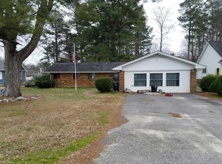 3073 N Riverside Dr, Lanexa, VA 23089