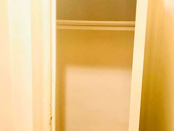 3rd image of 2301 Creston Ave #Aa1