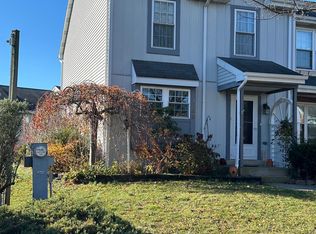 1142 Hedgerow Ln, Harrisburg, PA 17111
