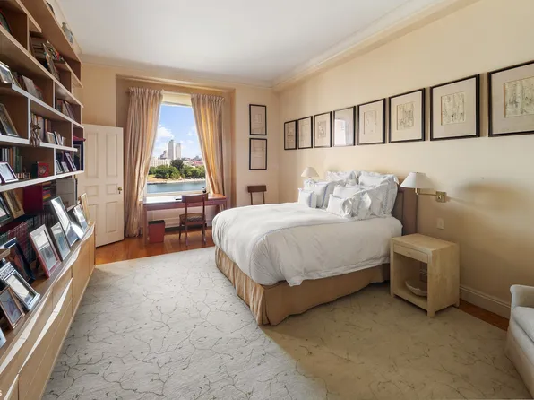 435 East 52nd Street image 3 of 12