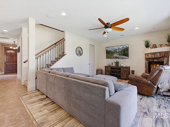 4th image of 3062 E Tusa St