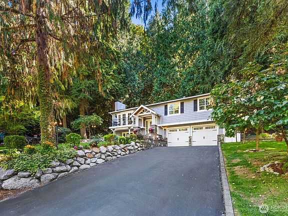 3rd image of 153 221st Avenue NE