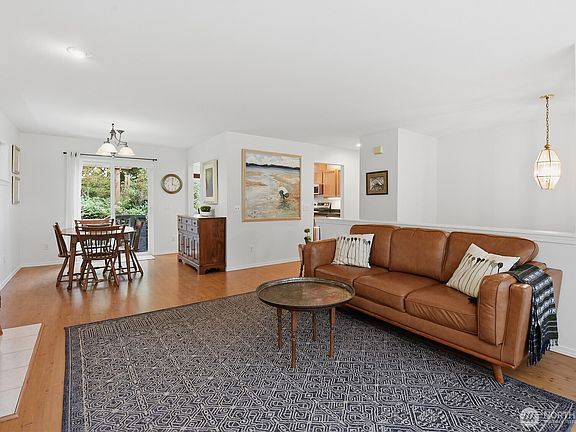 4th image of 2613 189th Street SE