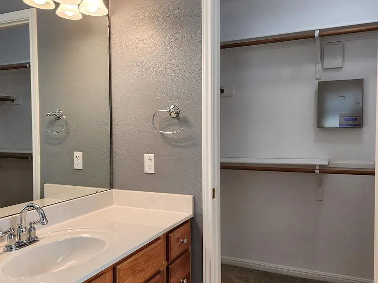 717 Sheraton Ave — Photo 27