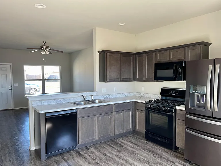 10242 E Larry St — Photo 6